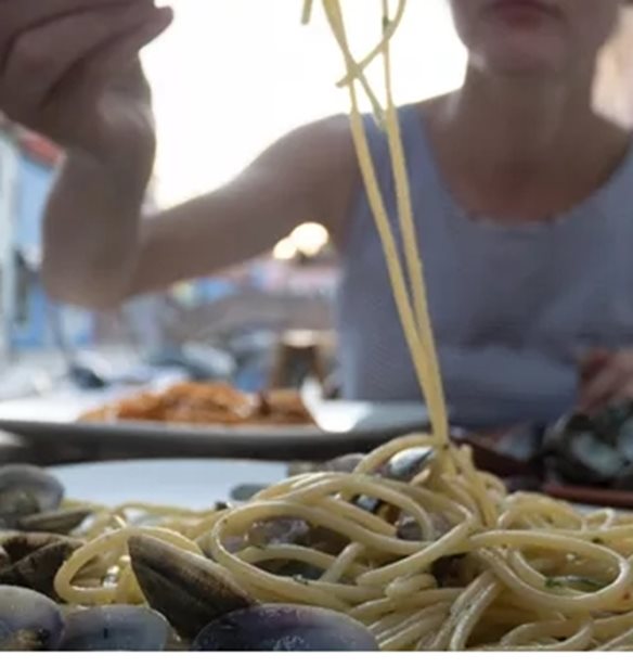 Πώς οι Ιταλοί τρώνε (συνέχεια) ζυμαρικά και δεν παχαίνουν; Με αυτά τα tips