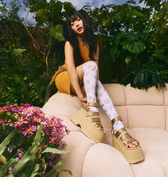 To summer look &#x3B5;&#x3C0;&#x3B1;&#x3BD;&#x3B1;&#x3C0;&#x3C1;&#x3BF;&#x3C3;&#x3B4;&#x3B9;&#x3BF;&#x3C1;&#x3AF;&#x3B6;&#x3B5;&#x3C4;&#x3B1;&#x3B9; &#x3BC;&#x3B5; &#x3C4;&#x3B7; Golden Collection &#x3C4;&#x3B7;&#x3C2; UGG