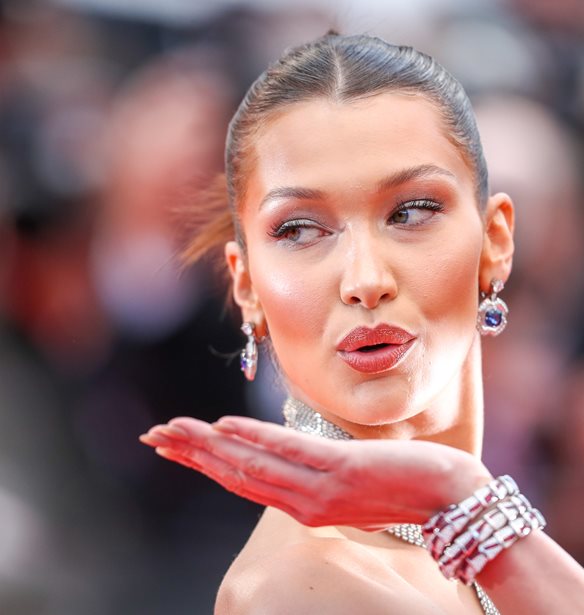 Bella Hadid | &#x3A6;&#x3C9;&#x3C4;&#x3BF;&#x3B3;&#x3C1;&#x3B1;&#x3C6;&#x3AF;&#x3B6;&#x3B5;&#x3C4;&#x3B1;&#x3B9; &#x3C6;&#x3BF;&#x3C1;&#x3CE;&#x3BD;&#x3C4;&#x3B1;&#x3C2; &#x3BC;&#x3CC;&#x3BD;&#x3BF; &#x3AD;&#x3BD;&#x3B1; &#x3C4;&#x3B5;&#x3C1;&#x3AC;&#x3C3;&#x3C4;&#x3B9;&#x3BF; &#x3C8;&#x3AC;&#x3B8;&#x3B9;&#x3BD;&#x3BF; &#x3BA;&#x3B1;&#x3C0;&#x3AD;&#x3BB;&#x3BF;
