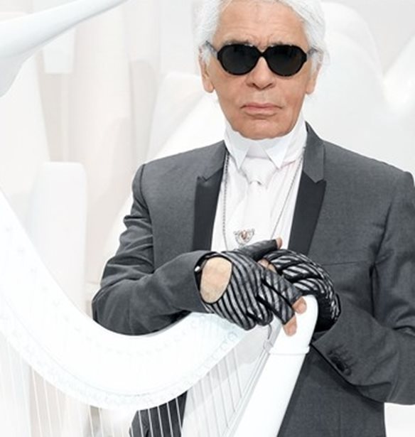Karl Lagerfeld | &#x3A3;&#x3B1;&#x3BD; &#x3C3;&#x3AE;&#x3BC;&#x3B5;&#x3C1;&#x3B1;, &#x3B3;&#x3B5;&#x3BD;&#x3BD;&#x3AE;&#x3B8;&#x3B7;&#x3BA;&#x3B5; &#x3B7; &#x3BC;&#x3B5;&#x3B3;&#x3B1;&#x3BB;&#x3BF;&#x3C6;&#x3C5;&#x3AF;&#x3B1; &#x3C0;&#x3BF;&#x3C5; &#x3B4;&#x3B5;&#x3BD; &#x3B1;&#x3C5;&#x3C4;&#x3BF;&#x3BB;&#x3BF;&#x3B3;&#x3BF;&#x3BA;&#x3C1;&#x3AF;&#x3B8;&#x3B7;&#x3BA;&#x3B5; &#x3C0;&#x3BF;&#x3C4;&#x3AD;