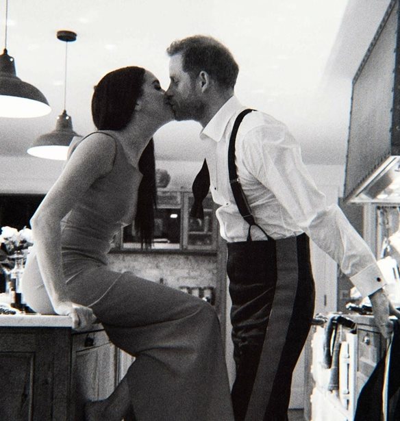 Harry &amp; Meghan | &#x3A4;&#x3BF; &#x3BD;&#x3AD;&#x3BF; &#x3C4;&#x3C1;&#x3AD;&#x3B9;&#x3BB;&#x3B5;&#x3C1; &#x3C4;&#x3BF;&#x3C5; &#x3BD;&#x3C4;&#x3BF;&#x3BA;&#x3B9;&#x3BC;&#x3B1;&#x3BD;&#x3C4;&#x3AD;&#x3C1; &#x3C3;&#x3C4;&#x3BF; Netflix &#x3BA;&#x3B1;&#x3B9; &#x3B7; &#x3B7;&#x3BC;&#x3B5;&#x3C1;&#x3BF;&#x3BC;&#x3B7;&#x3BD;&#x3AF;&#x3B1; &#x3C0;&#x3C1;&#x3BF;&#x3B2;&#x3BF;&#x3BB;&#x3AE;&#x3C2;