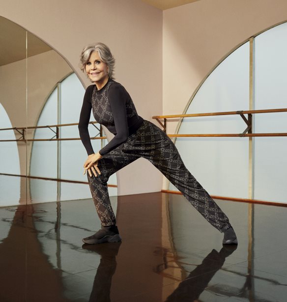H&amp;M Move | &#x397; Jane Fonda &#x3C0;&#x3C1;&#x3C9;&#x3C4;&#x3B1;&#x3B3;&#x3C9;&#x3BD;&#x3B9;&#x3C3;&#x3C4;&#x3B5;&#x3AF; &#x3C3;&#x3C4;&#x3B7;&#x3BD; &#x3C0;&#x3C1;&#x3CE;&#x3C4;&#x3B7; &#x3BA;&#x3B1;&#x3BC;&#x3C0;&#x3AC;&#x3BD;&#x3B9;&#x3B1; &#x3C4;&#x3BF;&#x3C5; &#x3B1;&#x3B8;&#x3BB;&#x3B7;&#x3C4;&#x3B9;&#x3BA;&#x3BF;&#x3CD; brand