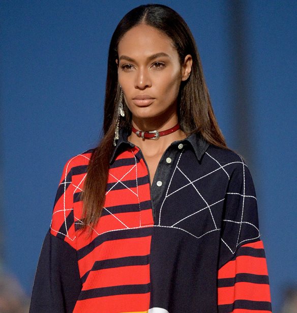 H Joan Smalls &#x3C3;&#x3C7;&#x3B5;&#x3B4;&#x3B9;&#x3AC;&#x3B6;&#x3B5;&#x3B9; &#x3C4;&#x3B7;&#x3BD; &#x3C0;&#x3C1;&#x3CE;&#x3C4;&#x3B7; &#x3C4;&#x3B7;&#x3C2; &#x3C3;&#x3C5;&#x3BB;&#x3BB;&#x3BF;&#x3B3;&#x3AE; &#x3BC;&#x3B1;&#x3B3;&#x3B9;&#x3CC; &#x3BA;&#x3B1;&#x3B9; &#x3B5;&#x3C3;&#x3C9;&#x3C1;&#x3BF;&#x3CD;&#x3C7;&#x3C9;&#x3BD;