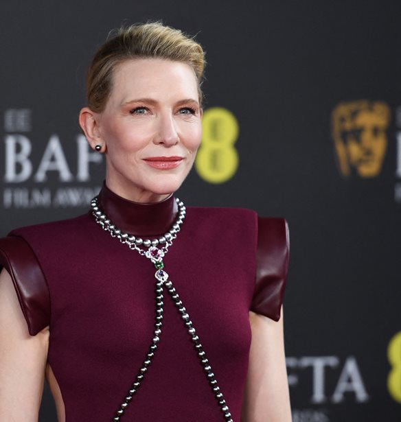Cate Blanchett | &#x3A4;&#x3B9; &#x3C3;&#x3C5;&#x3BC;&#x3B2;&#x3B1;&#x3AF;&#x3BD;&#x3B5;&#x3B9; &#x3C3;&#x3C4;&#x3B7;&#x3BD; &#x3C0;&#x3C1;&#x3BF;&#x3C3;&#x3C9;&#x3C0;&#x3B9;&#x3BA;&#x3AE; &#x3C4;&#x3B7;&#x3C2; &#x3B6;&#x3C9;&#x3AE;;