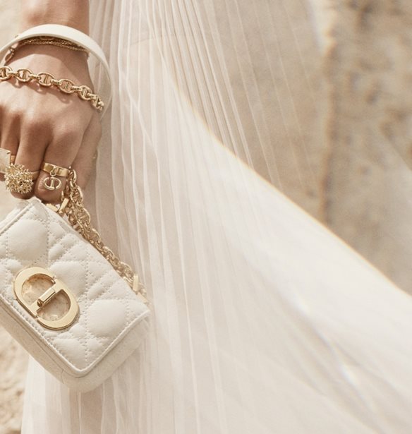 Dior | &#x397; &#x3C7;&#x3C1;&#x3B9;&#x3C3;&#x3C4;&#x3BF;&#x3C5;&#x3B3;&#x3B5;&#x3BD;&#x3BD;&#x3B9;&#x3AC;&#x3C4;&#x3B9;&#x3BA;&#x3B7; &#x3BA;&#x3B1;&#x3BC;&#x3C0;&#x3AC;&#x3BD;&#x3B9;&#x3B1; &#x3C4;&#x3BF;&#x3C5; &#x3B3;&#x3B1;&#x3BB;&#x3BB;&#x3B9;&#x3BA;&#x3BF;&#x3CD; &#x3BF;&#x3AF;&#x3BA;&#x3BF;&#x3C5; &#x3BC;&#x3B5; &#x3C6;&#x3CC;&#x3BD;&#x3C4;&#x3BF; &#x3C4;&#x3B7; &#x39D;&#x3B5;&#x3BC;&#x3AD;&#x3B1; &#x3B8;&#x3B1; &#x3C3;&#x3B5; &#x3B2;&#x3AC;&#x3BB;&#x3B5;&#x3B9; &#x3B5;&#x3BF;&#x3C1;&#x3C4;&#x3B1;&#x3C3;&#x3C4;&#x3B9;&#x3BA;&#x3CC; mood