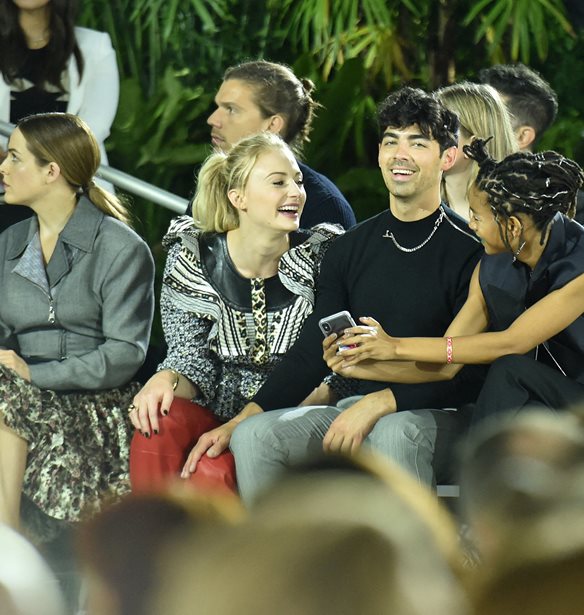 Louis Vuitton Cruise 2020 | &#x3A4;&#x3BF; &#x3BB;&#x3B1;&#x3BC;&#x3C0;&#x3B5;&#x3C1;&#x3CC; front row &#x3C3;&#x3C4;&#x3BF; show &#x3C4;&#x3BF;&#x3C5; &#x39F;&#x3AF;&#x3BA;&#x3BF;&#x3C5;