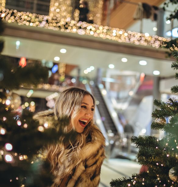 92.3 &#x39B;&#x3AC;&#x3BC;&#x3C8;&#x3B7;: Christmas Live Stage &#x3C3;&#x3C4;&#x3BF; Athens Metro Mall &#x3BC;&#x3B5; &#x3C4;&#x3BF;&#x3BD; &#x3A0;&#x3AD;&#x3C4;&#x3C1;&#x3BF; &#x399;&#x3B1;&#x3BA;&#x3C9;&#x3B2;&#x3AF;&#x3B4;&#x3B7;