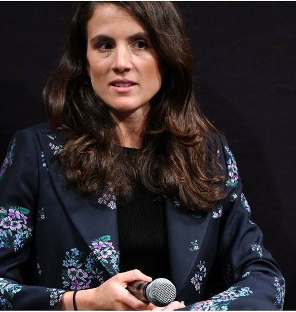 Tatiana Schlossberg | H &#x3B5;&#x3B3;&#x3B3;&#x3BF;&#x3BD;&#x3AE; &#x3C4;&#x3B7;&#x3C2; Jackie Kennedy &#x3B4;&#x3AF;&#x3BD;&#x3B5;&#x3B9; &#x3BC;&#x3AC;&#x3C7;&#x3B7; &#x3BC;&#x3B5; &#x3C4;&#x3B7; &#x3BB;&#x3B5;&#x3C5;&#x3C7;&#x3B1;&#x3B9;&#x3BC;&#x3AF;&#x3B1;