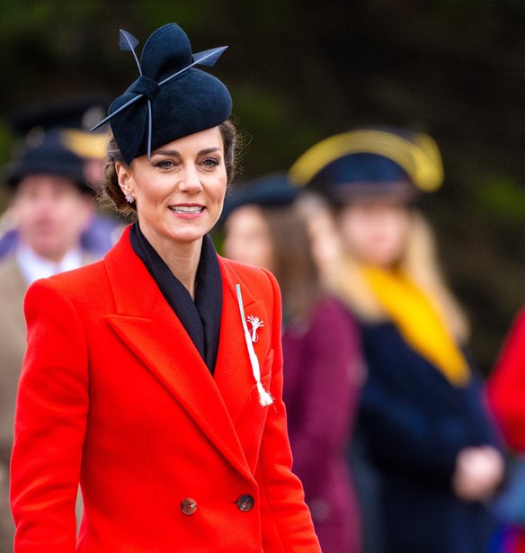 Kate Middleton | &#x3A6;&#x3CC;&#x3C1;&#x3B5;&#x3C3;&#x3B5; &#x3BA;&#x3BF;&#x3C3;&#x3C4;&#x3BF;&#x3CD;&#x3BC;&#x3B9; &#x3C3;&#x3C4;&#x3BF; &#x3C7;&#x3C1;&#x3CE;&#x3BC;&#x3B1; &#x3C0;&#x3BF;&#x3C5; &#x3B5;&#x3C0;&#x3B9;&#x3BA;&#x3C1;&#x3B1;&#x3C4;&#x3B5;&#x3AF; &#x3C3;&#x3C4;&#x3B9;&#x3C2; &#x3C4;&#x3AC;&#x3C3;&#x3B5;&#x3B9;&#x3C2; &#x3C4;&#x3BF;&#x3C5; &#x3C6;&#x3B8;&#x3B9;&#x3BD;&#x3BF;&#x3C0;&#x3CE;&#x3C1;&#x3BF;&#x3C5;