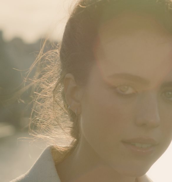 &#x397; Margaret Qualley &#x3C0;&#x3C1;&#x3C9;&#x3C4;&#x3B1;&#x3B3;&#x3C9;&#x3BD;&#x3B9;&#x3C3;&#x3C4;&#x3B5;&#x3AF; &#x3C3;&#x3B5; &#x3AD;&#x3BD;&#x3B1; short film &#x3B3;&#x3B9;&#x3B1; &#x3C4;&#x3B7; F/W20-21 &#x3C3;&#x3C5;&#x3BB;&#x3BB;&#x3BF;&#x3B3;&#x3AE; &#x3C4;&#x3BF;&#x3C5; &#x3BF;&#x3AF;&#x3BA;&#x3BF;&#x3C5; Chanel