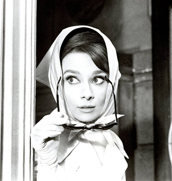 &#x3A1;&#x3BF;&#x3CD;&#x3C7;&#x3B1; &#x3BA;&#x3B1;&#x3B9; &#x3C0;&#x3C1;&#x3BF;&#x3C3;&#x3C9;&#x3C0;&#x3B9;&#x3BA;&#x3AC; &#x3B1;&#x3BD;&#x3C4;&#x3B9;&#x3BA;&#x3B5;&#x3AF;&#x3BC;&#x3B5;&#x3BD;&#x3B1; &#x3C4;&#x3B7;&#x3C2; Audrey Hepburn &#x3B4;&#x3B9;&#x3B1;&#x3C4;&#x3AF;&#x3B8;&#x3B5;&#x3BD;&#x3C4;&#x3B1;&#x3B9; &#x3C3;&#x3B5; &#x3B4;&#x3B7;&#x3BC;&#x3BF;&#x3C0;&#x3C1;&#x3B1;&#x3C3;&#x3AF;&#x3B1;