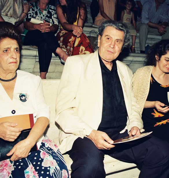 &#x39C;&#x3C5;&#x3C1;&#x3C4;&#x3CE; &#x391;&#x3BB;&#x3C4;&#x3AF;&#x3BD;&#x3BF;&#x3B3;&#x3BB;&#x3BF;&#x3C5; | &#x397; &#x3B3;&#x3B9;&#x3B1;&#x3C4;&#x3C1;&#x3CC;&#x3C2; &#x3BC;&#x3B5; &#x3C4;&#x3BF; &#x3B3;&#x3BB;&#x3C5;&#x3BA;&#x3CC; &#x3C7;&#x3B1;&#x3BC;&#x3CC;&#x3B3;&#x3B5;&#x3BB;&#x3BF; &#x3BA;&#x3B1;&#x3B9; &#x3C4;&#x3B1; &#x3C0;&#x3B1;&#x3B9;&#x3B4;&#x3B9;&#x3AC;&#x3C3;&#x3C4;&#x3B9;&#x3BA;&#x3B1; &#x3BC;&#x3AC;&#x3C4;&#x3B9;&#x3B1; &#x3C0;&#x3BF;&#x3C5; &#x3BB;&#x3AC;&#x3C4;&#x3C1;&#x3B5;&#x3C8;&#x3B5; &#x3BF; &#x39C;&#x3AF;&#x3BA;&#x3B7;&#x3C2; &#x398;&#x3B5;&#x3BF;&#x3B4;&#x3C9;&#x3C1;&#x3AC;&#x3BA;&#x3B7;&#x3C2;