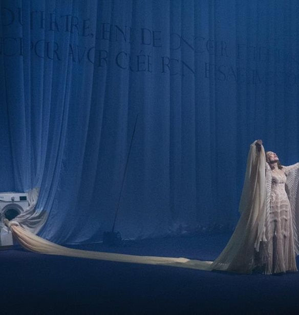 &#x397; Isabelle Huppert &#x3BE;&#x3B1;&#x3BD;&#x3AC; &#x3C3;&#x3C4;&#x3B7;&#x3BD; &#x391;&#x3B8;&#x3AE;&#x3BD;&#x3B1; &#x3BA;&#x3B1;&#x3B9; &#x3CC;&#x3BB;&#x3BF; &#x3C4;&#x3BF; &#x3BA;&#x3B1;&#x3BB;&#x3BB;&#x3B9;&#x3C4;&#x3B5;&#x3C7;&#x3BD;&#x3B9;&#x3BA;&#x3CC; &#x3C0;&#x3C1;&#x3CC;&#x3B3;&#x3C1;&#x3B1;&#x3BC;&#x3BC;&#x3B1; &#x3C4;&#x3B7;&#x3C2; &#x3A3;&#x3C4;&#x3AD;&#x3B3;&#x3B7;&#x3C2; &#x3B3;&#x3B9;&#x3B1; &#x3C4;&#x3B7; &#x3BD;&#x3AD;&#x3B1; &#x3C7;&#x3C1;&#x3BF;&#x3BD;&#x3B9;&#x3AC;