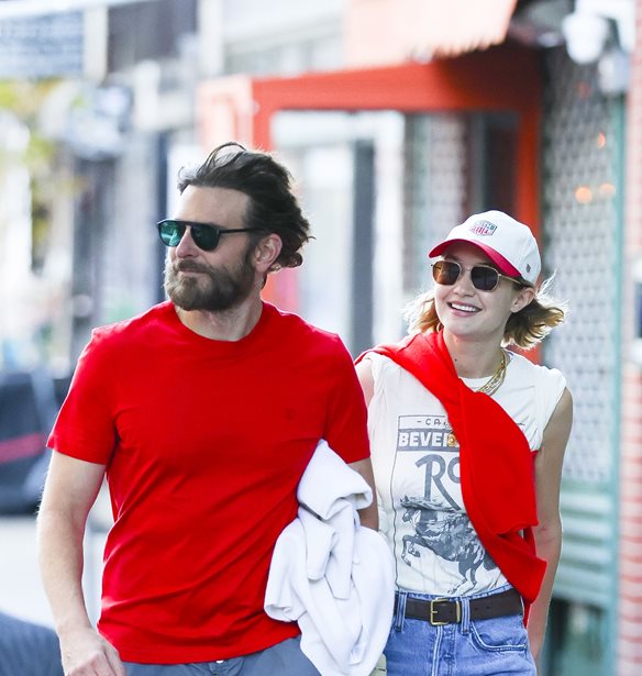 Gigi Hadid | A&#x3C0;&#x3BF;&#x3BA;&#x3AC;&#x3BB;&#x3C5;&#x3C8;&#x3B5; &#x3C0;&#x3CE;&#x3C2; &#x3BA;&#x3B1;&#x3B9; &#x3C0;&#x3BF;&#x3CD; &#x3B3;&#x3BD;&#x3CE;&#x3C1;&#x3B9;&#x3C3;&#x3B5; &#x3C4;&#x3BF;&#x3BD; Bradley Cooper