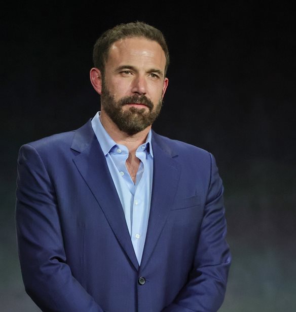 Ben Aflleck | &#x397; &#x3BA;&#x3CC;&#x3C1;&#x3B7; &#x3C4;&#x3BF;&#x3C5; &#x3C0;&#x3C1;&#x3BF;&#x3BA;&#x3B1;&#x3BB;&#x3B5;&#x3AF; &#x3B1;&#x3BD;&#x3C4;&#x3B9;&#x3B4;&#x3C1;&#x3AC;&#x3C3;&#x3B5;&#x3B9;&#x3C2; &#x3BC;&#x3B5; &#x3C4;&#x3B7;&#x3BD; &#x3B5;&#x3BC;&#x3C6;&#x3AC;&#x3BD;&#x3B9;&#x3C3;&#x3AE; &#x3C4;&#x3B7;&#x3C2; &#x3BC;&#x3B5;&#x3C4;&#x3AC; &#x3C4;&#x3BF; &#x3BC;&#x3B1;&#x3BD;&#x3B9;&#x3C6;&#x3AD;&#x3C3;&#x3C4;&#x3BF; &#x3B3;&#x3B9;&#x3B1; &#x3C4;&#x3BF; &#x3BA;&#x3BB;&#x3AF;&#x3BC;&#x3B1;