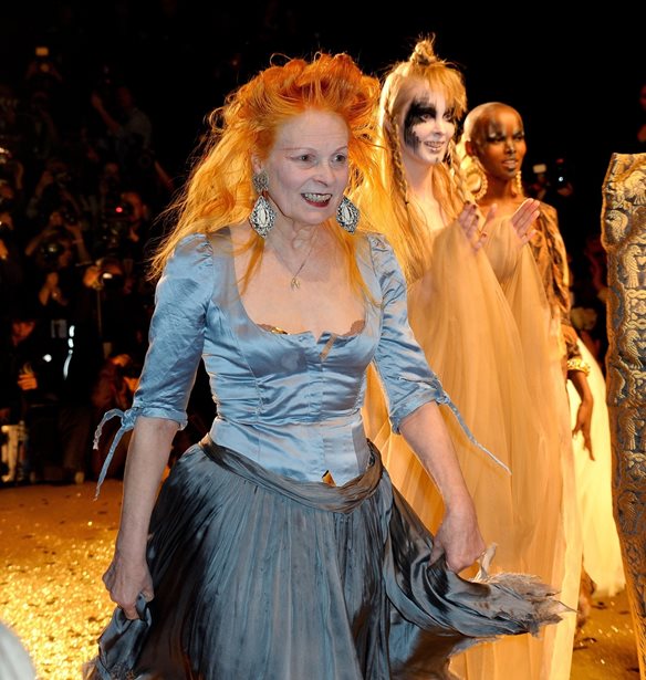 &#x39F;&#x3B9; &#x3BA;&#x3BF;&#x3C1;&#x3C3;&#x3AD;&#x3B4;&#x3B5;&#x3C2; &#x3C4;&#x3B7;&#x3C2; Vivienne Westwood &#x3C0;&#x3B1;&#x3C1;&#x3BF;&#x3C5;&#x3C3;&#x3B9;&#x3AC;&#x3C3;&#x3C4;&#x3B7;&#x3BA;&#x3B1;&#x3BD; &#x3C3;&#x3B5; &#x3AD;&#x3BA;&#x3B8;&#x3B5;&#x3C3;&#x3B7; &#x3C3;&#x3C4;&#x3BF; &#x39B;&#x3BF;&#x3BD;&#x3B4;&#x3AF;&#x3BD;&#x3BF;