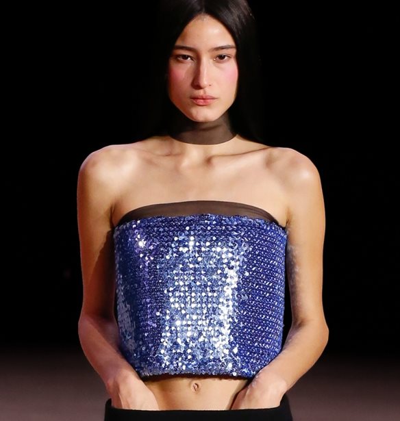 Όταν η μνήμη γίνεται μόδα | Η ενδοσκοπική συλλογή του Marc Jacobs για την άνοιξη του 2026