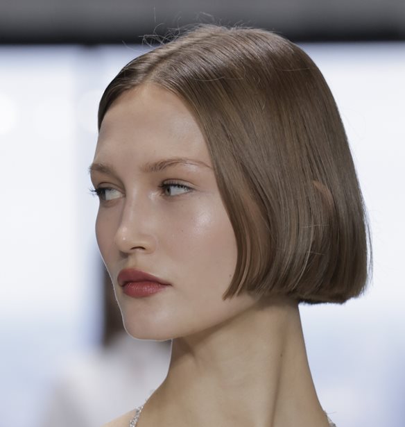 NYFW | &#x3A3;&#x3C4;&#x3B7;&#x3BD; Carolina Herrera &#x3B5;&#x3AF;&#x3B4;&#x3B1;&#x3BC;&#x3B5; &#x3C4;&#x3BF; &#x3C0;&#x3B9;&#x3BF; &#x3B4;&#x3C1;&#x3BF;&#x3C3;&#x3B5;&#x3C1;&#x3CC; &#x3BC;&#x3B1;&#x3BA;&#x3B9;&#x3B3;&#x3B9;&#x3AC;&#x3B6; &#x3B3;&#x3B9;&#x3B1; &#x3C4;&#x3B7; &#x3C6;&#x3B5;&#x3C4;&#x3B9;&#x3BD;&#x3AE; &#x3AC;&#x3BD;&#x3BF;&#x3B9;&#x3BE;&#x3B7;