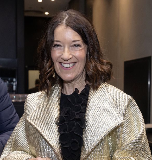 &#x3A3;&#x3C5;&#x3B6;&#x3AE;&#x3C4;&#x3B7;&#x3C3;&#x3B7; &#x3BC;&#x3B5; &#x3C4;&#x3B7; Victoria Hislop | &#x397; &#x3C3;&#x3C5;&#x3B3;&#x3B3;&#x3C1;&#x3B1;&#x3C6;&#x3AD;&#x3B1;&#x3C2; &#x3AE;&#x3C4;&#x3B1;&#x3BD; &#x3B7; ambassador &#x3C4;&#x3B7;&#x3C2; &#x391;&#x3B3;&#x3BF;&#x3C1;&#x3AC;&#x3C2; &#x3C4;&#x3BF;&#x3C5; 65&#x3BF;&#x3C5; &#x3A6;&#x3B5;&#x3C3;&#x3C4;&#x3B9;&#x3B2;&#x3AC;&#x3BB; &#x39A;&#x3B9;&#x3BD;&#x3B7;&#x3BC;&#x3B1;&#x3C4;&#x3BF;&#x3B3;&#x3C1;&#x3AC;&#x3C6;&#x3BF;&#x3C5; &#x398;&#x3B5;&#x3C3;&#x3C3;&#x3B1;&#x3BB;&#x3BF;&#x3BD;&#x3AF;&#x3BA;&#x3B7;&#x3C2;