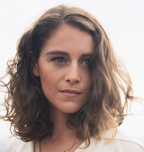 &#x397; Ariane Labed &#x3C0;&#x3B5;&#x3C1;&#x3C0;&#x3AC;&#x3C4;&#x3B7;&#x3C3;&#x3B5; &#x3C3;&#x3C4;&#x3BF; show &#x3C4;&#x3B7;&#x3C2; Chlo&#xE9;