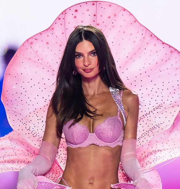 &#x397; hot &#x3B5;&#x3BC;&#x3C6;&#x3AC;&#x3BD;&#x3B9;&#x3C3;&#x3B7; &#x3C4;&#x3B7;&#x3C2; Emily Ratajkowski &#x3C3;&#x3C4;&#x3B7;&#x3BD; &#x3C0;&#x3B1;&#x3C3;&#x3B1;&#x3C1;&#x3AD;&#x3BB;&#x3B1; &#x3C4;&#x3B7;&#x3C2; Victoria&#x27;s Secret