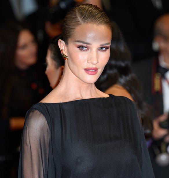 &#x3A4;&#x3BF; stylish &#x3C7;&#x3C4;&#x3AD;&#x3BD;&#x3B9;&#x3C3;&#x3BC;&#x3B1; &#x3C0;&#x3BF;&#x3C5; &#x3BE;&#x3B5;&#x3C7;&#x3CE;&#x3C1;&#x3B9;&#x3C3;&#x3B5; &#x3C3;&#x3C4;&#x3BF; front row &#x3C4;&#x3B7;&#x3C2; &#x395;&#x3B2;&#x3B4;&#x3BF;&#x3BC;&#x3AC;&#x3B4;&#x3B1;&#x3C2; &#x39C;&#x3CC;&#x3B4;&#x3B1;&#x3C2; &#x3C4;&#x3BF;&#x3C5; &#x39B;&#x3BF;&#x3BD;&#x3B4;&#x3AF;&#x3BD;&#x3BF;&#x3C5;