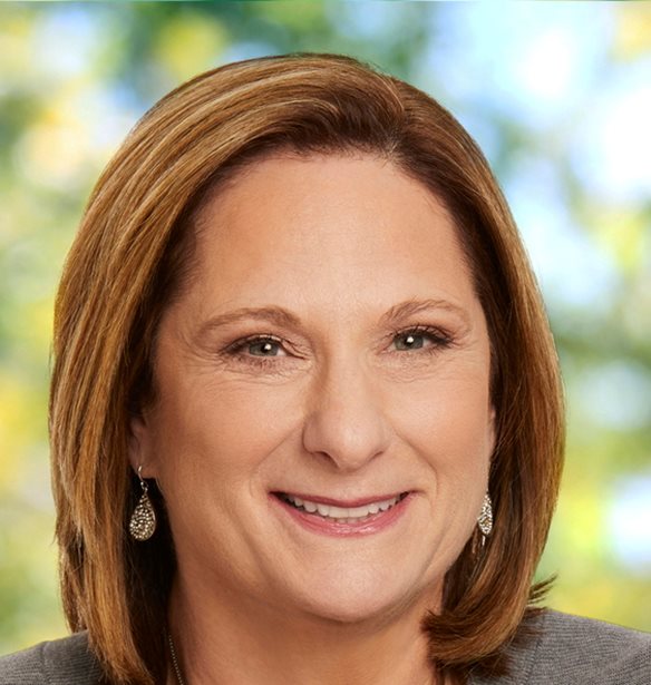 Susan Arnold | &#x397; Disney &#x3AD;&#x3C7;&#x3B5;&#x3B9; &#x3B3;&#x3C5;&#x3BD;&#x3B1;&#x3AF;&#x3BA;&#x3B1; &#x3C0;&#x3C1;&#x3CC;&#x3B5;&#x3B4;&#x3C1;&#x3BF; &#x3B3;&#x3B9;&#x3B1; &#x3C0;&#x3C1;&#x3CE;&#x3C4;&#x3B7; &#x3C6;&#x3BF;&#x3C1;&#x3AC; &#x3C3;&#x3C4;&#x3B7;&#x3BD; &#x3B9;&#x3C3;&#x3C4;&#x3BF;&#x3C1;&#x3AF;&#x3B1; &#x3C4;&#x3B7;&#x3C2;