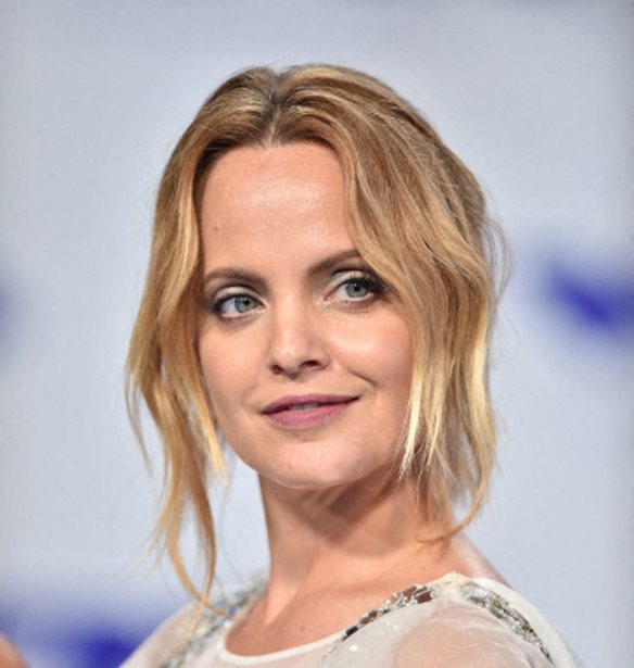 Mena Suvari | &quot;&#x391;&#x3C0;&#x3CC; &#x3C4;&#x3B1; 12 &#x3AD;&#x3C9;&#x3C2; &#x3C4;&#x3B1; 20 &#x3AE;&#x3BC;&#x3BF;&#x3C5;&#x3BD; &#x3B8;&#x3CD;&#x3BC;&#x3B1; &#x3C3;&#x3B5;&#x3BE;&#x3BF;&#x3C5;&#x3B1;&#x3BB;&#x3B9;&#x3BA;&#x3AE;&#x3C2; &#x3BA;&#x3B1;&#x3BA;&#x3BF;&#x3C0;&#x3BF;&#x3AF;&#x3B7;&#x3C3;&#x3B7;&#x3C2;&quot;