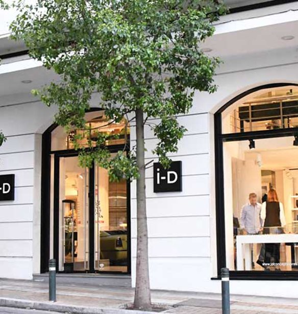 &quot;Support to shine&quot;: &#x395;&#x3BB;&#x3BB;&#x3B7;&#x3BD;&#x3AF;&#x3B4;&#x3B5;&#x3C2; &#x3C3;&#x3C7;&#x3B5;&#x3B4;&#x3B9;&#x3AC;&#x3C3;&#x3C4;&#x3C1;&#x3B9;&#x3B5;&#x3C2; &#x3BA;&#x3BF;&#x3C3;&#x3BC;&#x3B7;&#x3BC;&#x3AC;&#x3C4;&#x3C9;&#x3BD; &#x3B5;&#x3BD;&#x3CE;&#x3BD;&#x3BF;&#x3C5;&#x3BD; &#x3C4;&#x3B9;&#x3C2; &#x3B4;&#x3C5;&#x3BD;&#x3AC;&#x3BC;&#x3B5;&#x3B9;&#x3C2; &#x3C4;&#x3BF;&#x3C5;&#x3C2; &#x3BC;&#x3B5; &#x3C4;&#x3B1; i-D concept stores