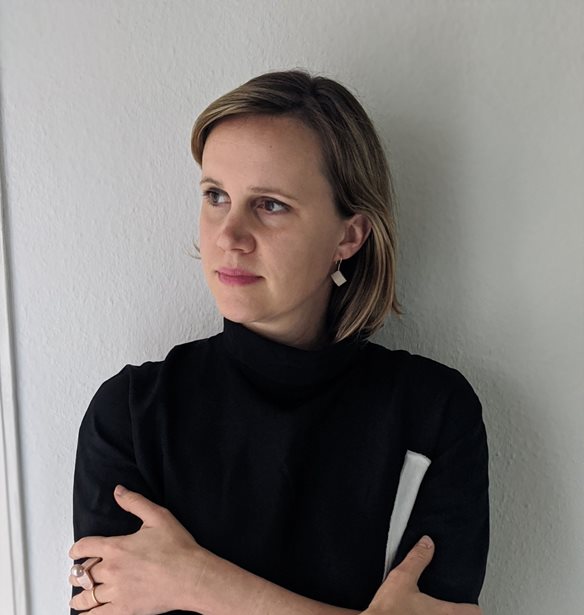 H Melanie Georgacopoulos φτιάχνει φορέσιμα έργα τέχνης από μαργαριτάρι