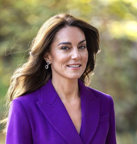 Kate Middleton | &#x3A6;&#x3CC;&#x3C1;&#x3B5;&#x3C3;&#x3B5; &#x3C4;&#x3BF; &#x3B1;&#x3B3;&#x3B1;&#x3C0;&#x3B7;&#x3BC;&#x3AD;&#x3BD;&#x3BF; &#x3C0;&#x3B1;&#x3BD;&#x3C9;&#x3C6;&#x3CC;&#x3C1;&#x3B9; &#x3C4;&#x3C9;&#x3BD; &#x393;&#x3B1;&#x3BB;&#x3BB;&#x3AF;&#x3B4;&#x3C9;&#x3BD; fashionistas &#x3C3;&#x3C4;&#x3BF; &#x3C0;&#x3B9;&#x3BF; &#x3B4;&#x3B9;&#x3B1;&#x3BA;&#x3C1;&#x3B9;&#x3C4;&#x3B9;&#x3BA;&#x3CC; festive &#x3C7;&#x3C1;&#x3CE;&#x3BC;&#x3B1;