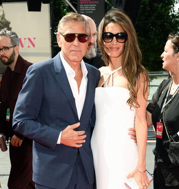 &#x391;mal Clooney | &#x39F; &#x3B1;&#x3C5;&#x3C3;&#x3C4;&#x3B7;&#x3C1;&#x3CC;&#x3C2; &#x3BA;&#x3B1;&#x3BD;&#x3CC;&#x3BD;&#x3B1;&#x3C2; &#x3C0;&#x3BF;&#x3C5; &#x3B5;&#x3C0;&#x3B9;&#x3B2;&#x3AC;&#x3BB;&#x3BB;&#x3B5;&#x3B9; &#x3C3;&#x3C4;&#x3BF;&#x3C5;&#x3C2; &#x3BA;&#x3B1;&#x3BB;&#x3B5;&#x3C3;&#x3BC;&#x3AD;&#x3BD;&#x3BF;&#x3C5;&#x3C2; &#x3C4;&#x3B7;&#x3C2; &#x3B3;&#x3B9;&#x3B1; &#x3BD;&#x3B1; &#x3C0;&#x3C1;&#x3BF;&#x3C3;&#x3C4;&#x3B1;&#x3C4;&#x3AD;&#x3C8;&#x3B5;&#x3B9; &#x3C4;&#x3B1; &#x3C0;&#x3B1;&#x3B9;&#x3B4;&#x3B9;&#x3AC; &#x3C4;&#x3B7;&#x3C2;