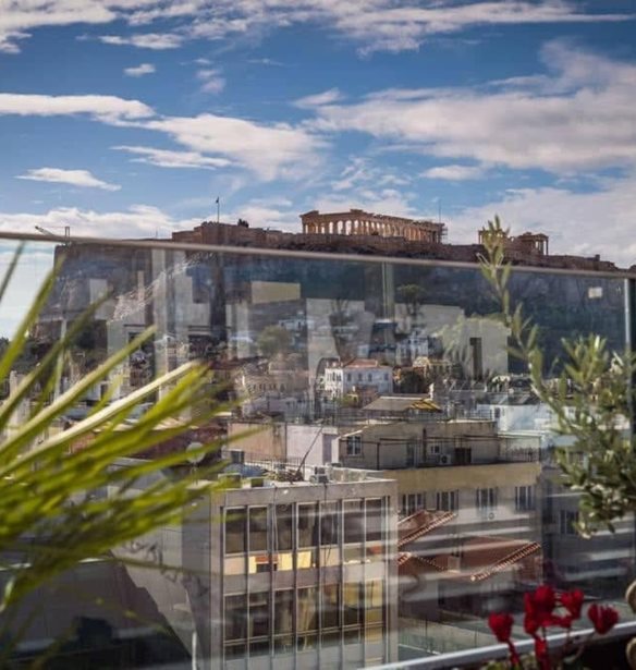 &#x393;&#x3B9;&#x3CC;&#x3C1;&#x3C4;&#x3B1;&#x3C3;&#x3B5; &#x3C4;&#x3BF;&#x3BD; &#x386;&#x3B3;&#x3B9;&#x3BF; &#x392;&#x3B1;&#x3BB;&#x3B5;&#x3BD;&#x3C4;&#x3AF;&#x3BD;&#x3BF; &#x3C3;&#x3C4;&#x3BF; roof garden &#x3C4;&#x3BF;&#x3C5; Elia Ermou Hotel Athens