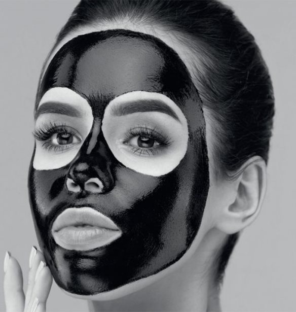 Black Carbon Peeling &#x3B1;&#x3C0;&#x3CC; &#x3C4;&#x3B7; MIA aesthetics: &#x3A4;&#x3BF; beauty &#x3BC;&#x3C5;&#x3C3;&#x3C4;&#x3B9;&#x3BA;&#x3CC; &#x3C4;&#x3C9;&#x3BD; celebrities