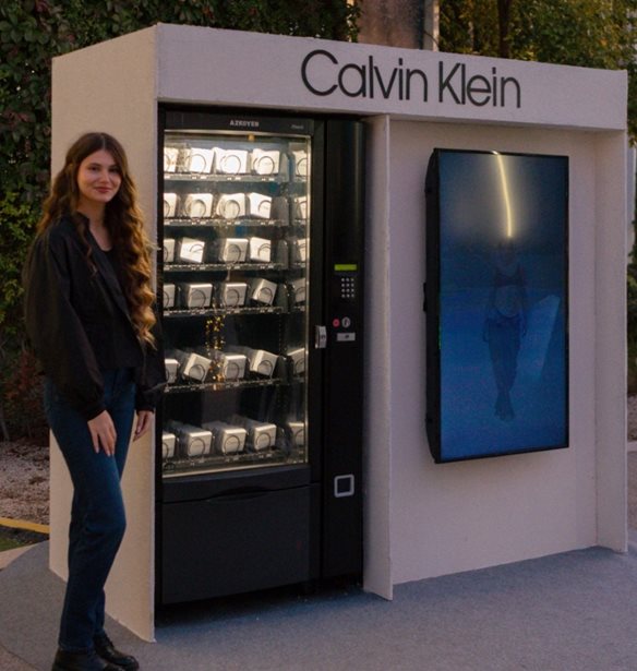 &#x397; Calvin Klein &#x3B1;&#x3BD;&#x3BF;&#x3AF;&#x3B3;&#x3B5;&#x3B9; &#x3C4;&#x3BF; &#x3BD;&#x3AD;&#x3BF; lifestyle &#x3BA;&#x3B1;&#x3C4;&#x3AC;&#x3C3;&#x3C4;&#x3B7;&#x3BC;&#x3AC; &#x3C4;&#x3B7;&#x3C2; &#x3C3;&#x3C4;&#x3BF; &#x3B5;&#x3BC;&#x3C0;&#x3BF;&#x3C1;&#x3B9;&#x3BA;&#x3CC; &#x3BA;&#x3AD;&#x3BD;&#x3C4;&#x3C1;&#x3BF; River West