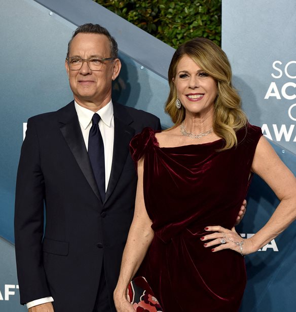 O Tom Hanks &#x3B4;&#x3B9;&#x3B1;&#x3B8;&#x3AD;&#x3C4;&#x3B5;&#x3B9; &#x3C4;&#x3B9;&#x3C2; &#x3B3;&#x3C1;&#x3B1;&#x3C6;&#x3BF;&#x3BC;&#x3B7;&#x3C7;&#x3B1;&#x3BD;&#x3AD;&#x3C2; &#x3C4;&#x3BF;&#x3C5; &#x3B3;&#x3B9;&#x3B1; &#x3BC;&#x3B9;&#x3B1; &#x3C3;&#x3C0;&#x3AC;&#x3BD;&#x3B9;&#x3B1; &#x3AD;&#x3BA;&#x3B8;&#x3B5;&#x3C3;&#x3B7;, &#x3B5;&#x3BD;&#x3CE; &#x3C3;&#x3C5;&#x3BD;&#x3B7;&#x3B8;&#x3AF;&#x3B6;&#x3B5;&#x3B9; &#x3BD;&#x3B1; &#x3C4;&#x3B9;&#x3C2; &#x3C3;&#x3C4;&#x3AD;&#x3BB;&#x3BD;&#x3B5;&#x3B9; &#x3BA;&#x3B1;&#x3B9; &#x3C9;&#x3C2; &#x3B4;&#x3CE;&#x3C1;&#x3BF; &#x3C3;&#x3B5; &#x3AC;&#x3B3;&#x3BD;&#x3C9;&#x3C3;&#x3C4;&#x3BF;&#x3C5;&#x3C2;