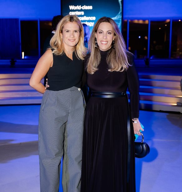 Mary Katrantzou | &#x3A3;&#x3C0;&#x3AC;&#x3BD;&#x3B9;&#x3B1; &#x3B5;&#x3BC;&#x3C6;&#x3AC;&#x3BD;&#x3B9;&#x3C3;&#x3B7; &#x3BC;&#x3B5; &#x3C4;&#x3B7; &#x3BC;&#x3B7;&#x3C4;&#x3AD;&#x3C1;&#x3B1; &#x3C4;&#x3B7;&#x3C2;, &#x39A;&#x3B1;&#x3C4;&#x3B5;&#x3C1;&#x3AF;&#x3BD;&#x3B1; &#x3C3;&#x3B5; &#x3B2;&#x3C1;&#x3B1;&#x3B4;&#x3B9;&#x3BD;&#x3AE; &#x3AD;&#x3BE;&#x3BF;&#x3B4;&#x3BF; &#x3C3;&#x3C4;&#x3B7;&#x3BD; &#x391;&#x3B8;&#x3AE;&#x3BD;&#x3B1;