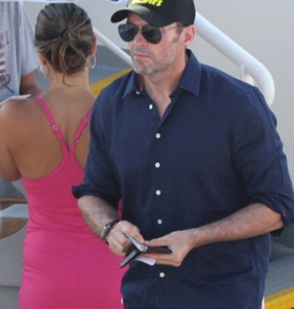 Hugh Jackman: &#x39A;&#x3AC;&#x3BD;&#x3B5;&#x3B9; &#x3BF;&#x3B9;&#x3BA;&#x3BF;&#x3B3;&#x3B5;&#x3BD;&#x3B5;&#x3B9;&#x3B1;&#x3BA;&#x3AD;&#x3C2; &#x3B4;&#x3B9;&#x3B1;&#x3BA;&#x3BF;&#x3C0;&#x3AD;&#x3C2; &#x3C3;&#x3C4;&#x3B7;&#x3BD; &#x391;&#x3BD;&#x3C4;&#x3AF;&#x3C0;&#x3B1;&#x3C1;&#x3BF;