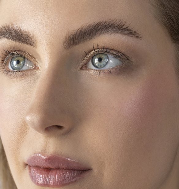 Το έξυπνο foundation-concealer που χαρίζει τέλεια κάλυψη