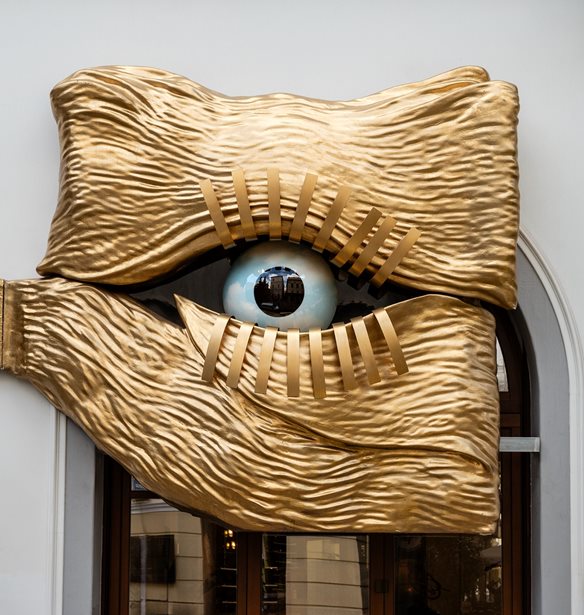 &#x397; &#x391;&#x3B8;&#x3AE;&#x3BD;&#x3B1; &#x3BC;&#x3AD;&#x3C3;&#x3B1; &#x3B1;&#x3C0;&#x3CC; &#x3C4;&#x3B1; &#x3BC;&#x3AC;&#x3C4;&#x3B9;&#x3B1; &#x3C4;&#x3BF;&#x3C5; &#x3A4;&#x397;&#x395; DOLLI &#xAE;