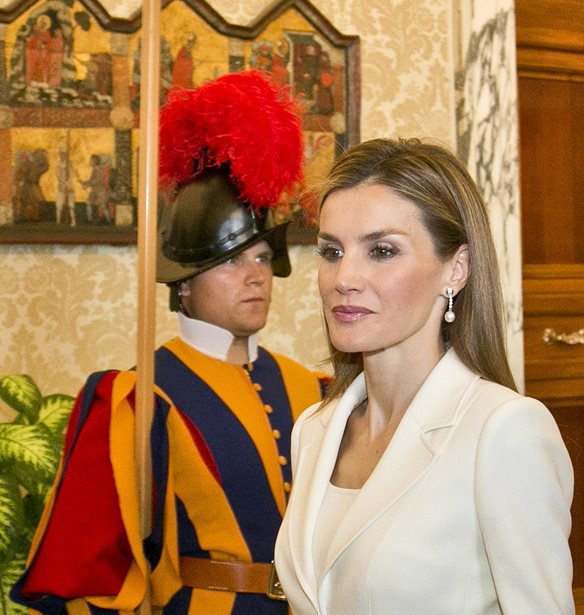 B&#x3B1;&#x3C3;&#x3B9;&#x3BB;&#x3B9;&#x3AC;&#x3C2; Felipe &amp; &#x3B2;&#x3B1;&#x3C3;&#x3AF;&#x3BB;&#x3B9;&#x3C3;&#x3C3;&#x3B1; Letizia | &#x397; &#x3B1;&#x3BB;&#x3BB;&#x3B1;&#x3B3;&#x3AE; &#x3C4;&#x3B7;&#x3C2; &#x3C4;&#x3B5;&#x3BB;&#x3B5;&#x3C5;&#x3C4;&#x3B1;&#x3AF;&#x3B1;&#x3C2; &#x3C3;&#x3C4;&#x3B9;&#x3B3;&#x3BC;&#x3AE;&#x3C2; &#x3C3;&#x3C4;&#x3B7;&#x3BD; &#x3B1;&#x3C4;&#x3B6;&#x3AD;&#x3BD;&#x3C4;&#x3B1; &#x3C4;&#x3BF;&#x3C5;&#x3C2; &#x3BC;&#x3B5;&#x3C4;&#x3AC; &#x3C4;&#x3BF;&#x3BD; &#x3B8;&#x3AC;&#x3BD;&#x3B1;&#x3C4;&#x3BF; &#x3C4;&#x3BF;&#x3C5; &#x3A0;&#x3AC;&#x3C0;&#x3B1; &#x3A6;&#x3C1;&#x3B1;&#x3B3;&#x3BA;&#x3AF;&#x3C3;&#x3BA;&#x3BF;&#x3C5;