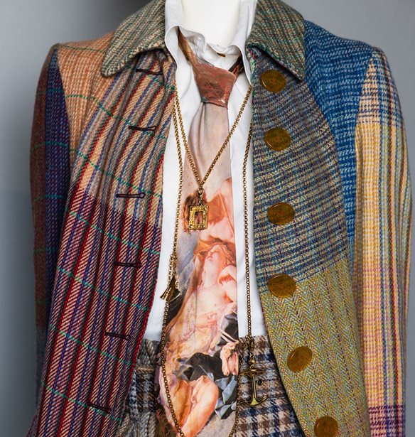 Framing Fashion: Art and Inspiration from a Private Collection of Vivienne Westwood | &#x39D;&#x3AD;&#x3B1; &#x3AD;&#x3BA;&#x3B8;&#x3B5;&#x3C3;&#x3B7; &#x3B3;&#x3B9;&#x3B1; &#x3C4;&#x3B7; &#x3C3;&#x3C0;&#x3BF;&#x3C5;&#x3B4;&#x3B1;&#x3AF;&#x3B1; &#x3B4;&#x3B7;&#x3BC;&#x3B9;&#x3BF;&#x3C5;&#x3C1;&#x3B3;&#x3CC;
