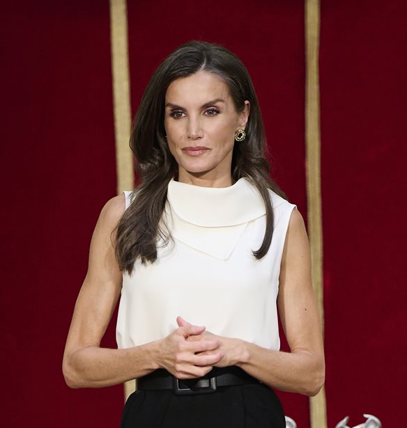 &#x399;&#x3C3;&#x3C0;&#x3B1;&#x3BD;&#x3AF;&#x3B1; | &#x3A4;&#x3B9; &#x3BA;&#x3BF;&#x3B9;&#x3BD;&#x3CC; &#x3AD;&#x3C7;&#x3B5;&#x3B9; &#x3B7; &#x3B2;&#x3B1;&#x3C3;&#x3AF;&#x3BB;&#x3B9;&#x3C3;&#x3C3;&#x3B1; Letizia &#x3BC;&#x3B5; &#x3C4;&#x3B7; &#x3BD;&#x3AD;&#x3B1; &#x3C4;&#x3B7;&#x3C2; &#x3B3;&#x3C1;&#x3B1;&#x3BC;&#x3BC;&#x3B1;&#x3C4;&#x3AD;&#x3B1;, &#x39C;arta Carazo;