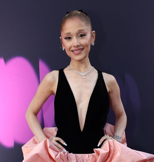 Ariana Grande | &#x395;&#x3BC;&#x3C6;&#x3B1;&#x3BD;&#x3AF;&#x3C3;&#x3C4;&#x3B7;&#x3BA;&#x3B5; &#x3BC;&#x3B5; &#x3BD;&#x3AD;&#x3BF; hair color &#x3C3;&#x3C4;&#x3B7;&#x3BD; &#x38C;&#x3C0;&#x3B5;&#x3C1;&#x3B1; &#x3C4;&#x3BF;&#x3C5; &#x3A0;&#x3B1;&#x3C1;&#x3B9;&#x3C3;&#x3B9;&#x3BF;&#x3CD;