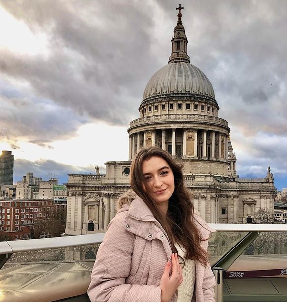 Marta Vasyuta: &#x399;nfluencer &#x3B3;&#x3B9;&#x3B1; &#x3C3;&#x3BF;&#x3B2;&#x3B1;&#x3C1;&#x3CC; &#x3BB;&#x3CC;&#x3B3;&#x3BF;