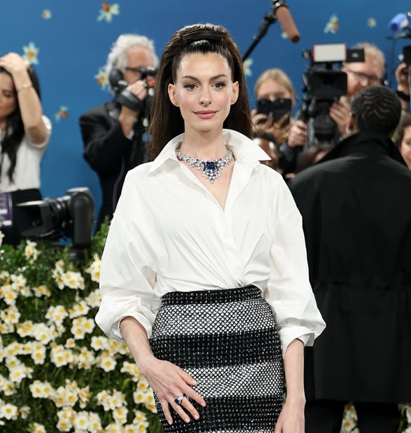 Anne Hathaway στην καρδιά της Νέας Υόρκης |  Γιατί όλοι μιλούν για την εμφάνισή της;