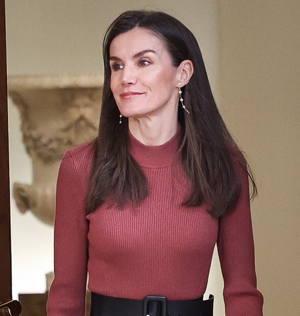 &#x392;&#x3B1;&#x3C3;&#x3AF;&#x3BB;&#x3B9;&#x3C3;&#x3C3;&#x3B1; Letizia &#x3C4;&#x3B7;&#x3C2; &#x399;&#x3C3;&#x3C0;&#x3B1;&#x3BD;&#x3AF;&#x3B1;&#x3C2; | &#x39C;&#x3B5; &#x3BF;&#x3BB;&#x3CC;&#x3C3;&#x3C9;&#x3BC;&#x3B7; &#x3C6;&#x3CC;&#x3C1;&#x3BC;&#x3B1; &#x3B1;&#x3C0;&#x3CC; &#x3C4;&#x3B7; Mango, &#x3C3;&#x3C4;&#x3B7; &#x3C6;&#x3BB;&#x3BF;&#x3B3;&#x3B5;&#x3C1;&#x3AE; &#x3B1;&#x3C0;&#x3CC;&#x3C7;&#x3C1;&#x3C9;&#x3C3;&#x3B7; &#x3C0;&#x3BF;&#x3C5; &#x3B1;&#x3BD;&#x3B1;&#x3B4;&#x3B5;&#x3B9;&#x3BA;&#x3BD;&#x3CD;&#x3B5;&#x3B9; &#x3C4;&#x3B9;&#x3C2; &#x3BC;&#x3B5;&#x3BB;&#x3B1;&#x3C7;&#x3C1;&#x3B9;&#x3BD;&#x3AD;&#x3C2; &#x3B3;&#x3C5;&#x3BD;&#x3B1;&#x3AF;&#x3BA;&#x3B5;&#x3C2;