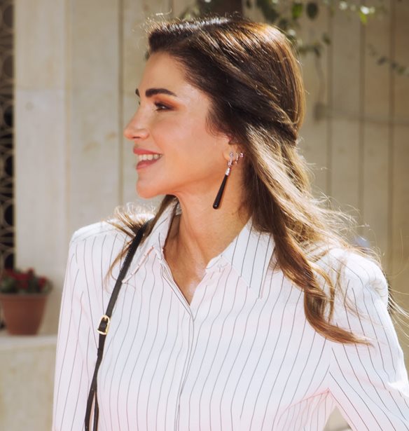 &#x397; &#x3B2;&#x3B1;&#x3C3;&#x3AF;&#x3BB;&#x3B9;&#x3C3;&#x3C3;&#x3B1; &#x3A1;&#x3AC;&#x3BD;&#x3B9;&#x3B1; &#x3BC;&#x3B5; chic look &#x3C3;&#x3B5; &#x3B3;&#x3AE;&#x3B9;&#x3BD;&#x3B5;&#x3C2; &#x3B1;&#x3C0;&#x3BF;&#x3C7;&#x3C1;&#x3CE;&#x3C3;&#x3B5;&#x3B9;&#x3C2;