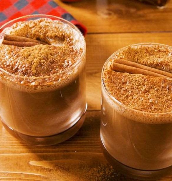 &#x388;&#x3BD;&#x3B1; Whisky Cola &#x3BC;&#x3B5; &#x3C7;&#x3C1;&#x3B9;&#x3C3;&#x3C4;&#x3BF;&#x3C5;&#x3B3;&#x3B5;&#x3BD;&#x3BD;&#x3B9;&#x3AC;&#x3C4;&#x3B9;&#x3BA;&#x3BF; twist