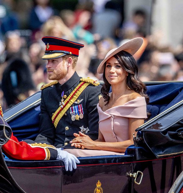 &#x39E;&#x3AD;&#x3C1;&#x3BF;&#x3C5;&#x3BC;&#x3B5; &#x3C4;&#x3BF; &#x3BC;&#x3C5;&#x3C3;&#x3C4;&#x3B9;&#x3BA;&#x3CC; &#x3C4;&#x3B7;&#x3C2; Meghan Markle &#x3B3;&#x3B9;&#x3B1; &#x3C4;&#x3AD;&#x3BB;&#x3B5;&#x3B9;&#x3B5;&#x3C2;, &#x3BB;&#x3B1;&#x3BC;&#x3C0;&#x3B5;&#x3C1;&#x3AD;&#x3C2; &#x3BC;&#x3C0;&#x3BF;&#x3CD;&#x3BA;&#x3BB;&#x3B5;&#x3C2;